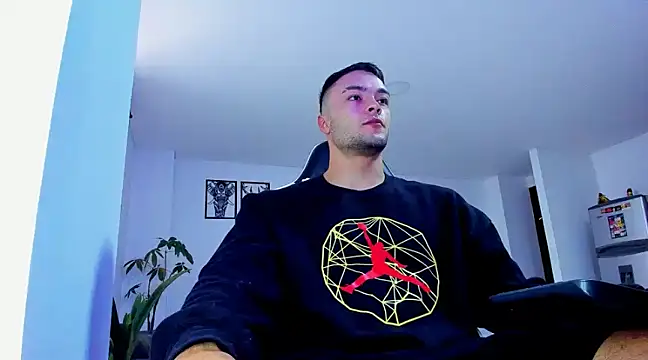 Snapshot of alexander_collin02 chatting on February 12, 2025, 12:55 pm alexander collin02 online show from February 12, 2025, 12:55 pm