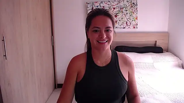 Snapshot of ParisW chatting on February 10, 2025, 4:14 pm ParisW online show from February 10, 2025, 4:14 pm