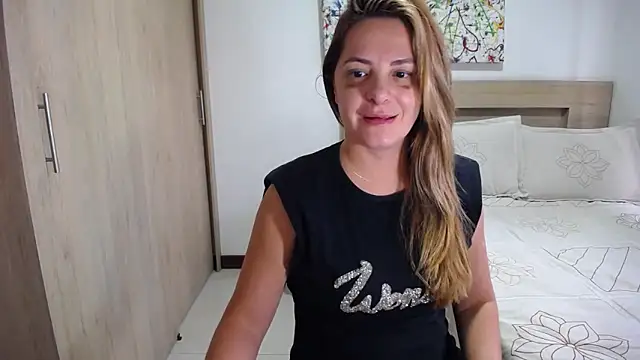 Snapshot of ParisW chatting on March 10, 2025, 9:29 pm ParisW online show from March 10, 2025, 9:29 pm