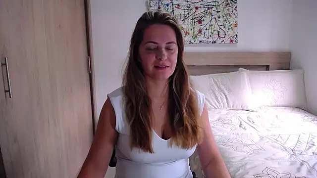 Snapshot of ParisW chatting on March 18, 2025, 4:37 pm ParisW online show from March 18, 2025, 4:37 pm