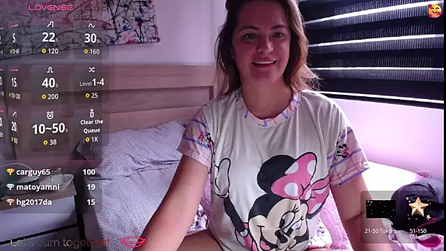 Snapshot of ParisW chatting on September 18, 2025, 1:24 pm ParisW online show from September 18, 2025, 1:24 pm