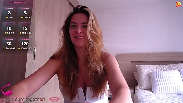 ParisW online show from April 11, 2026, 4:44 pm