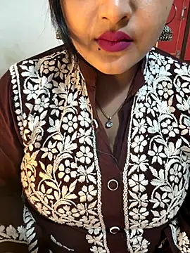 Ayesha mahi online show from November 22, 2025, 3:44 pm