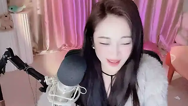Snapshot of Daisy-77 chatting on January 10, 2025, 11:50 pm Daisy-77 online show from January 10, 2025, 11:50 pm