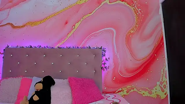 Daisy  rose online show from February 14, 2025, 11:10 am