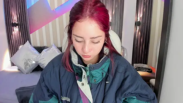 emily layton online show from November 11, 2025, 2:39 pm