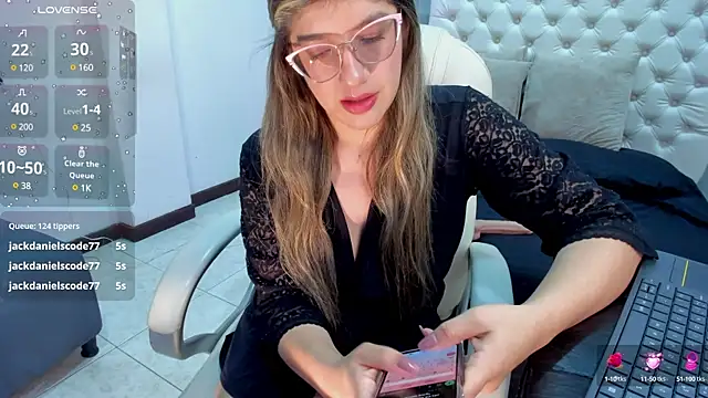 Snapshot of SEXMILLA_ chatting on March 15, 2025, 8:48 am SEXMILLA  online show from March 15, 2025, 8:48 am