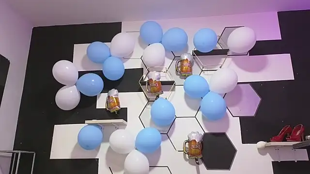 alondrabigtits online show from September 29, 2025, 12:21 pm