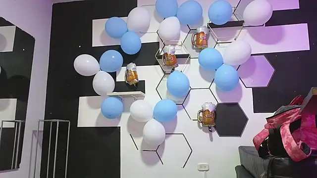 alondrabigtits online show from September 30, 2025, 12:10 pm