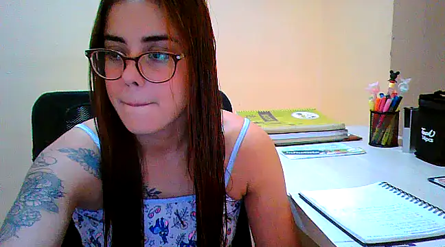 Snapshot of maliamiller chatting on March 20, 2025, 1:13 am maliamiller online show from March 20, 2025, 1:13 am