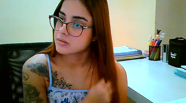 Snapshot of maliamiller chatting on March 20, 2025, 4:18 am maliamiller online show from March 20, 2025, 4:18 am