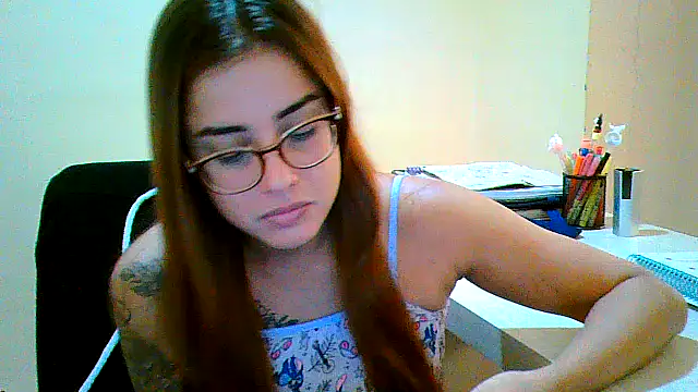 Snapshot of maliamiller chatting on March 22, 2025, 7:31 pm maliamiller online show from March 22, 2025, 7:31 pm