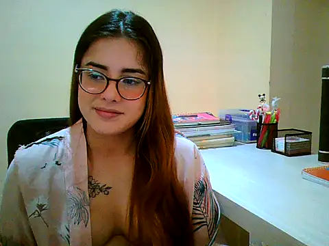 Snapshot of maliamiller chatting on September 29, 2025, 4:28 am maliamiller online show from September 29, 2025, 4:28 am