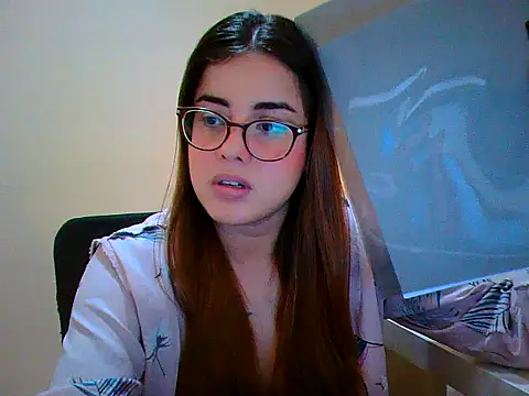 Snapshot of maliamiller chatting on October 26, 2025, 6:14 pm maliamiller online show from October 26, 2025, 6:14 pm