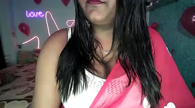 expression queen online show from February 17, 2025, 2:37 pm