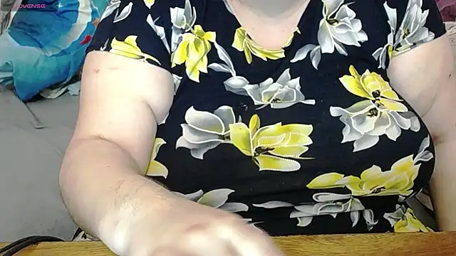 lisa Black00 online show from March 9, 2025, 4:44 pm