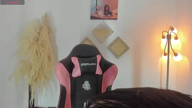 kattadoll online show from April 8, 2026, 12:05 pm