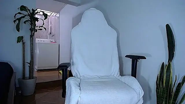 diamond black00 online show from February 4, 2025, 6:49 pm