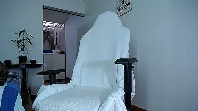 diamond black00 online show from January 5, 2026, 8:23 pm