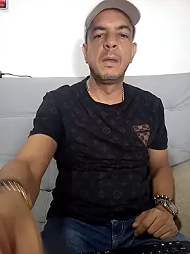 latinmartin73 online show from February 9, 2025, 2:49 am