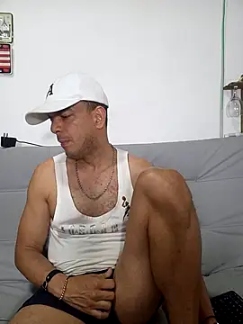 latinmartin73 online show from February 14, 2025, 2:39 am