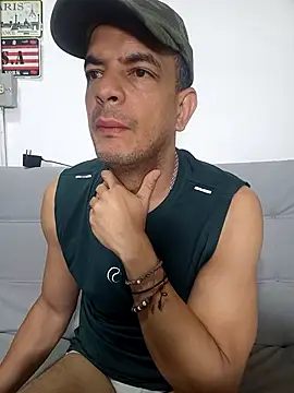 latinmartin73 online show from February 15, 2025, 11:50 am