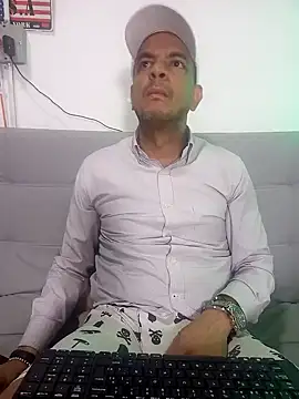 latinmartin73 online show from February 19, 2025, 12:46 am