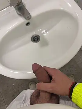 jovenestraviesos online show from February 9, 2026, 10:41 am