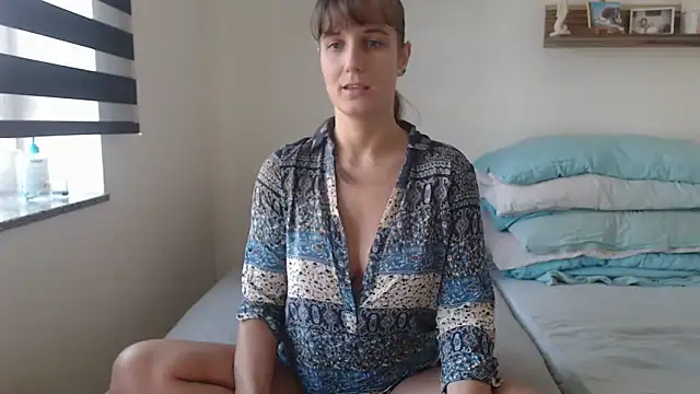 jennifer11772 online show from March 6, 2026, 10:23 am