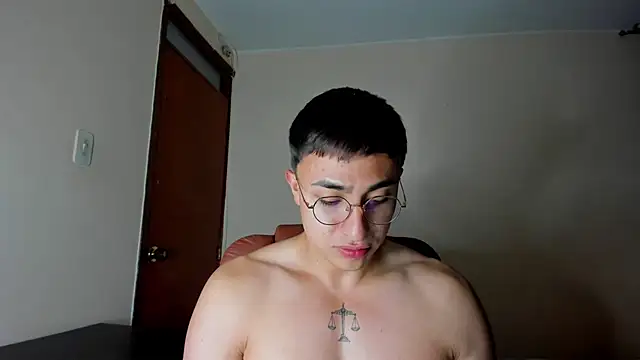 Leoknight online show from February 7, 2025, 12:31 am