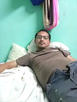 Andresguz35 online show from February 1, 2026, 4:11 am