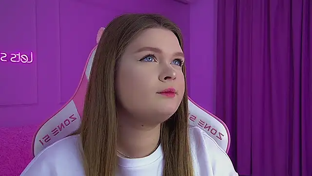 CrystalLyons online show from February 22, 2026, 6:24 am