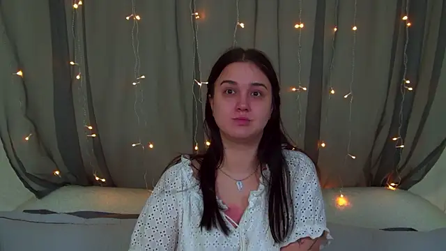 ChristinaMilton online show from November 28, 2025, 6:32 pm