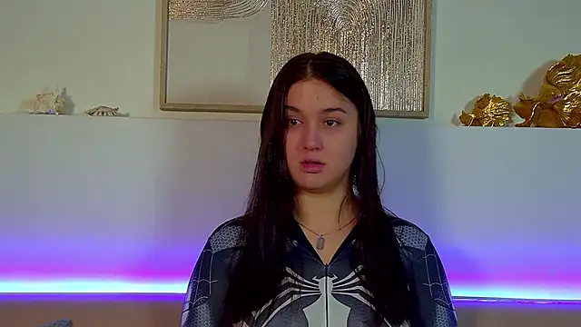 ChristinaMilton online show from December 1, 2025, 6:35 pm