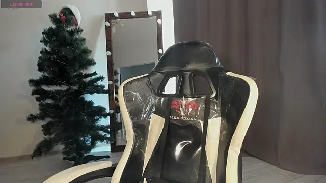 Lana Younes online show from March 13, 2025, 10:47 am