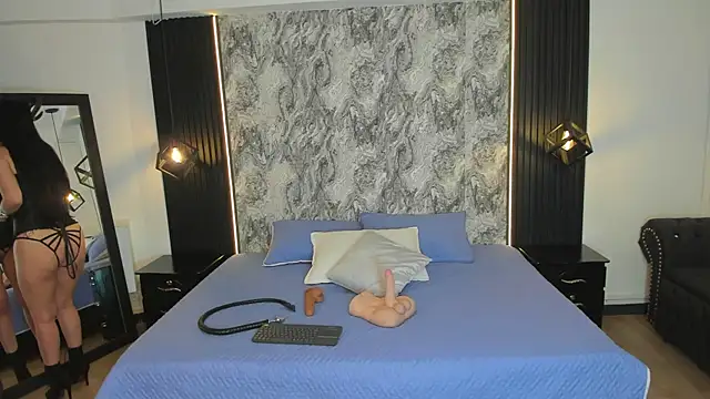 aura-baker online show from November 1, 2025, 4:25 am