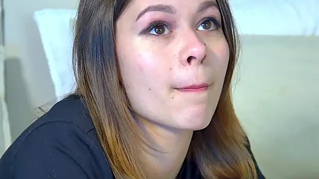 Snapshot of PollyLanders chatting on February 19, 2025, 8:55 am PollyLanders online show from February 19, 2025, 8:55 am