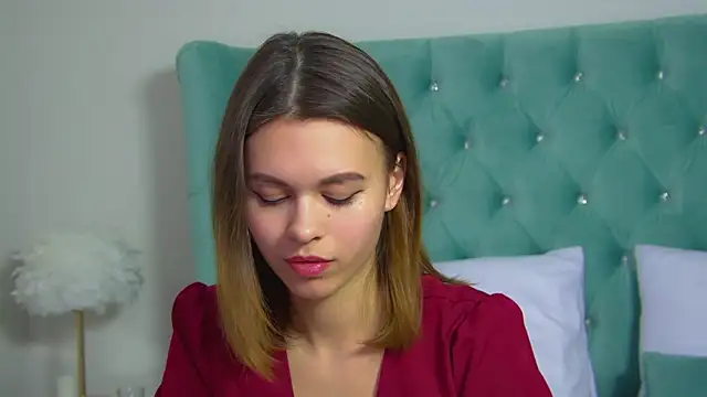 Snapshot of PollyLanders chatting on March 13, 2025, 10:26 am PollyLanders online show from March 13, 2025, 10:26 am