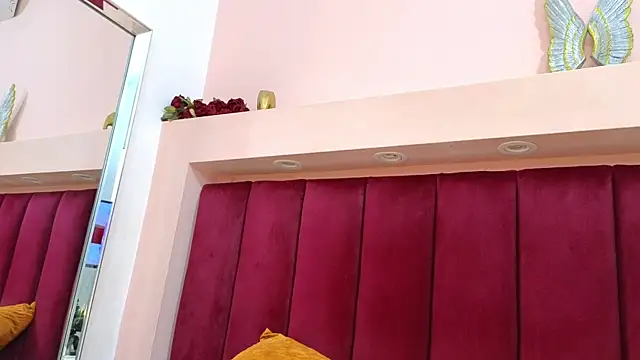 JESSYCORTES online show from March 17, 2025, 5:38 pm