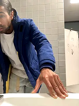 Snapshot of Lucascacaca chatting on December 4, 2024, 6:17 pm Lucascacaca online show from December 4, 2024, 6:17 pm