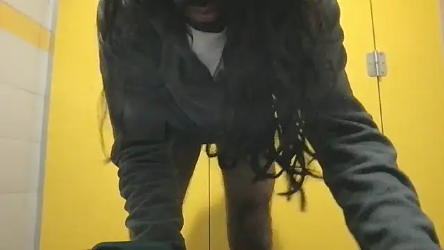 Snapshot of Lucascacaca chatting on December 15, 2024, 6:26 pm Lucascacaca online show from December 15, 2024, 6:26 pm