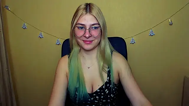 Luna Lush  online show from December 20, 2024, 9:21 am