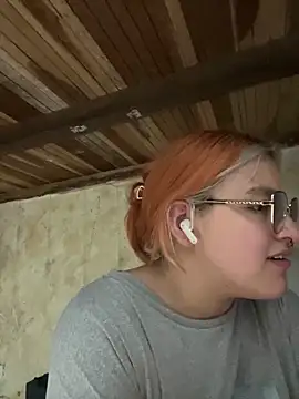 SophiaWeestt99 online show from October 6, 2025, 2:53 am