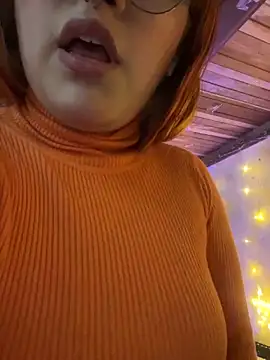 SophiaWeestt99 online show from November 2, 2025, 3:31 am