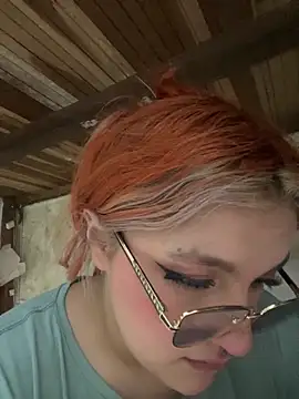 SophiaWeestt99 online show from November 6, 2025, 2:56 am