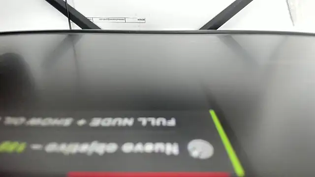 Snapshot of Molly_naughty__ chatting on December 6, 2024, 11:44 am Molly naughty online show from December 6, 2024, 11:44 am