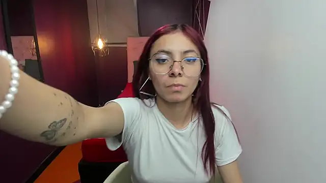 Snapshot of Molly_naughty__ chatting on December 11, 2024, 2:54 pm Molly naughty online show from December 11, 2024, 2:54 pm