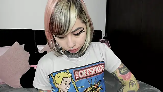 NikkiRamone online show from January 21, 2025, 11:56 am