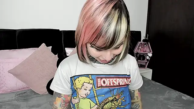 NikkiRamone online show from January 21, 2025, 2:59 pm