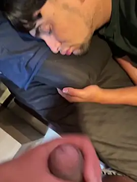 thiagowes online show from November 2, 2025, 6:43 pm